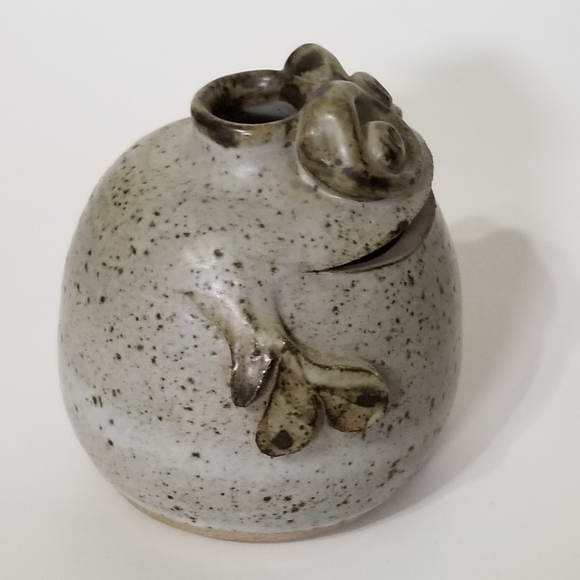 Art pottery "weirdo" bud vase - Picture 2 of 3